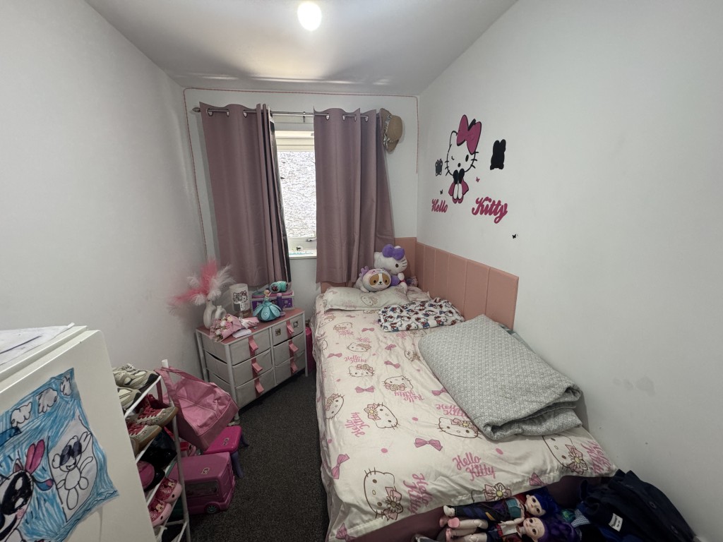 Lot: 63 - RESIDENTIAL INVESTMENT IN POPULAR LOCATION - Bedroom one